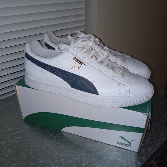Puma Clyde size 9 men 10.5 women with box 📦 - Picture 2 of 4